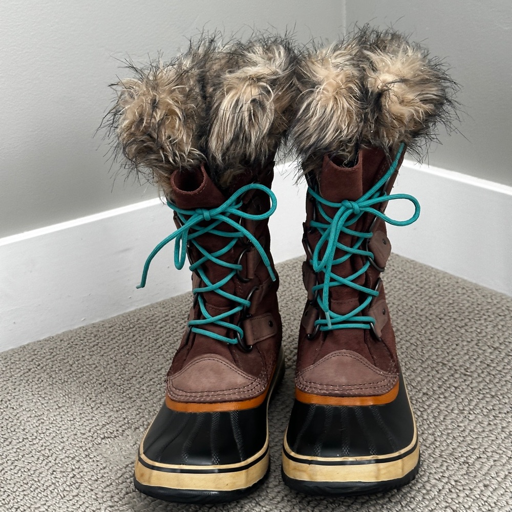Sorel Brown and Black Winter Boots with Fur and Teal Laces